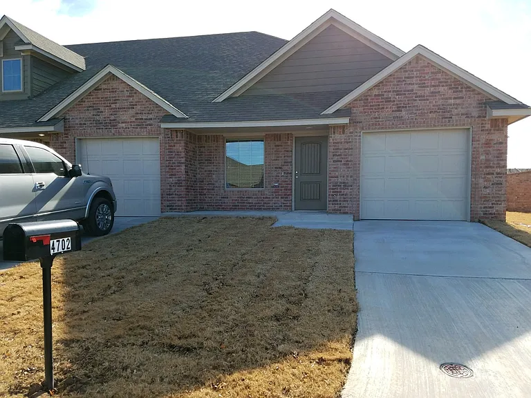 Stonehaven Townhomes — Photo 1