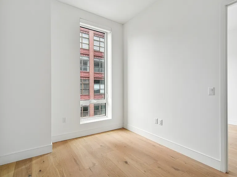 312 W 43rd St #4J — Photo 10