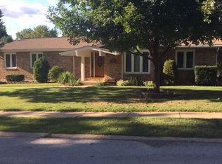 577 Spragues Mill Ct, Ballwin, MO