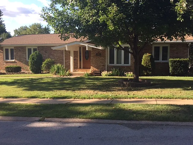 577 Spragues Mill Ct photo 1