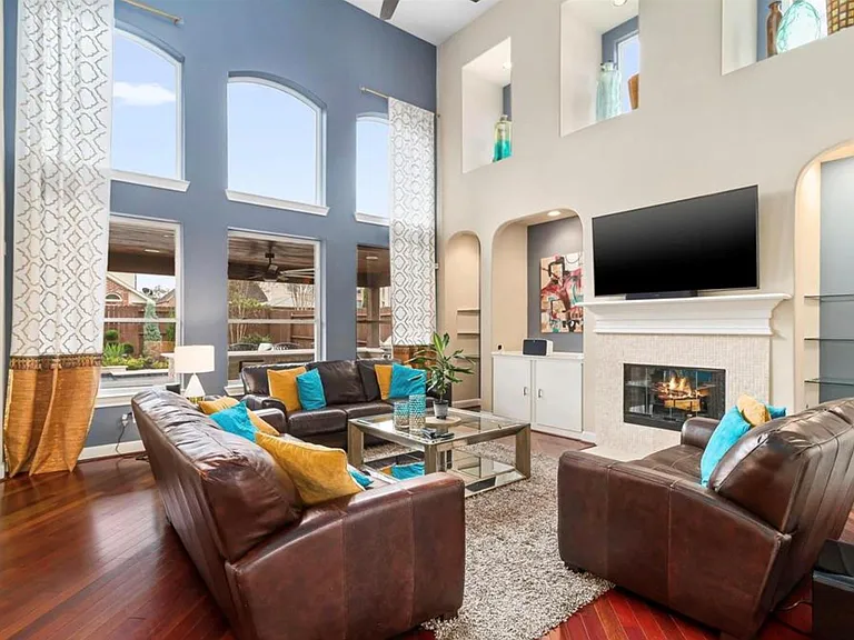 2211 Mad River Ln — Photo 3