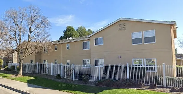1 bed, 1.0 bath, $1,372 — Photo 3