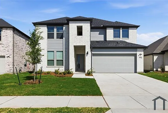 5 bed, 2937 sqft, $3,912 — Photo 2