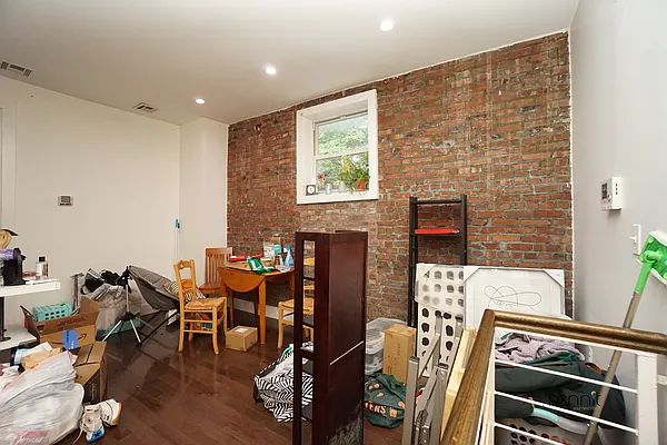 Rented by Rennit Inc. | media 10