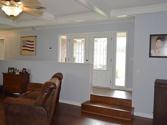 4th image of 102 Oriole Dr