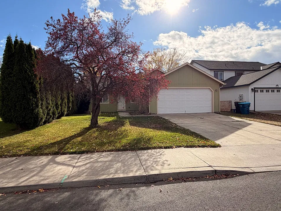 3222 SW Metolius Pl
