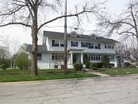 206 Churchill St photo 1