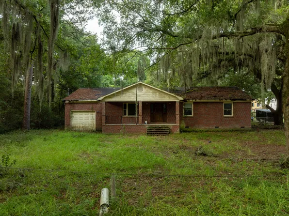 388 5th Ave, Mount Pleasant, SC 29464