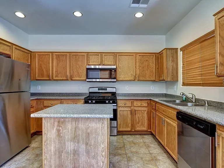 7452 Clarita Cavern St — Photo 4