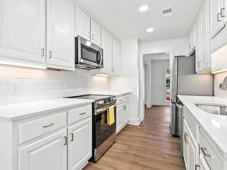 322 Cricket Ln — Photo 3