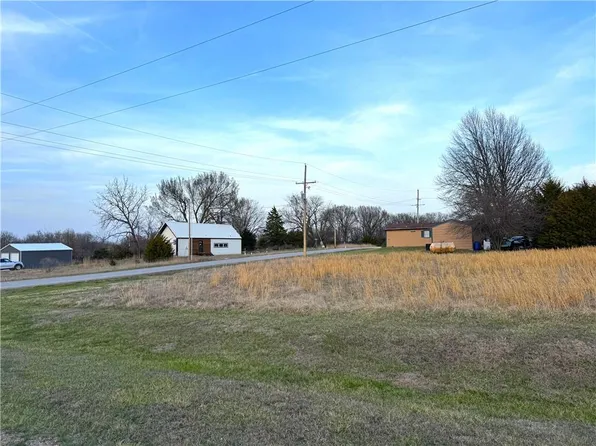 50 Rose Marie Dr, Linn Valley, KS 66040