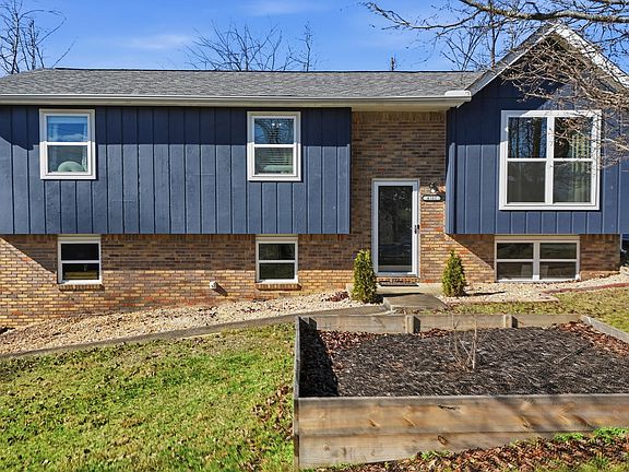 2nd image of 4101 Shady Oak Dr