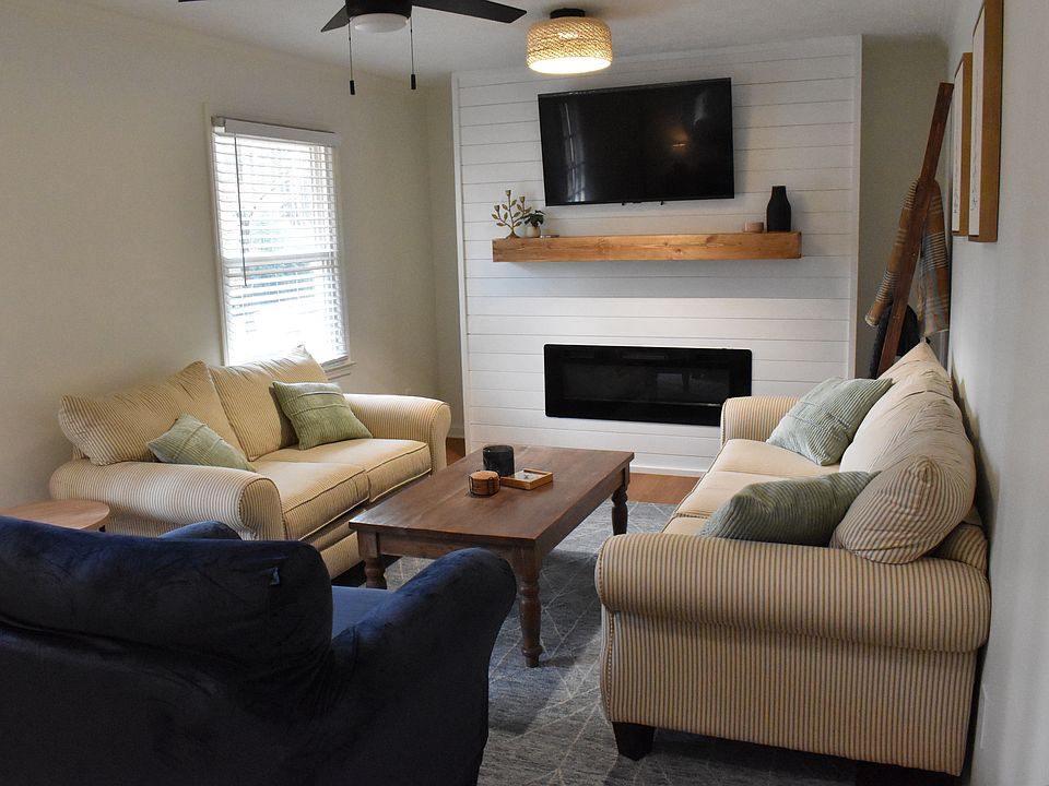 1st image of 112 Saddlebrook Dr