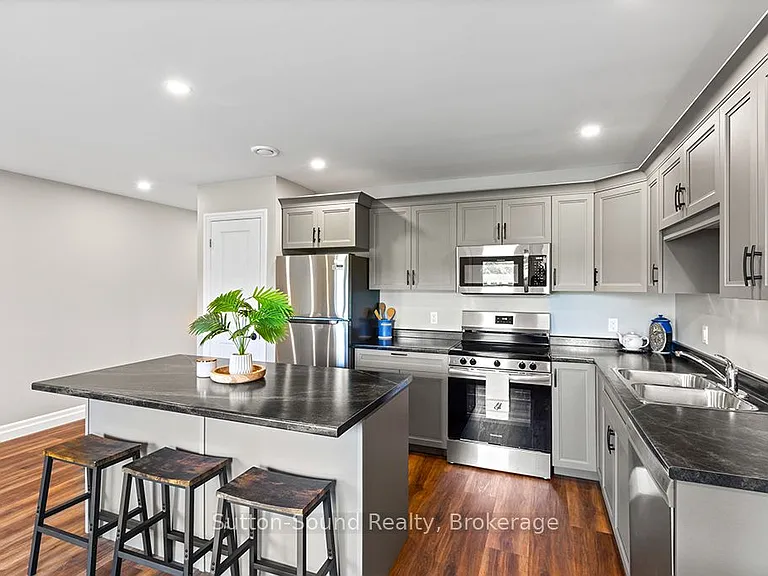 18 Maple Golf Cres #3 — Photo 22