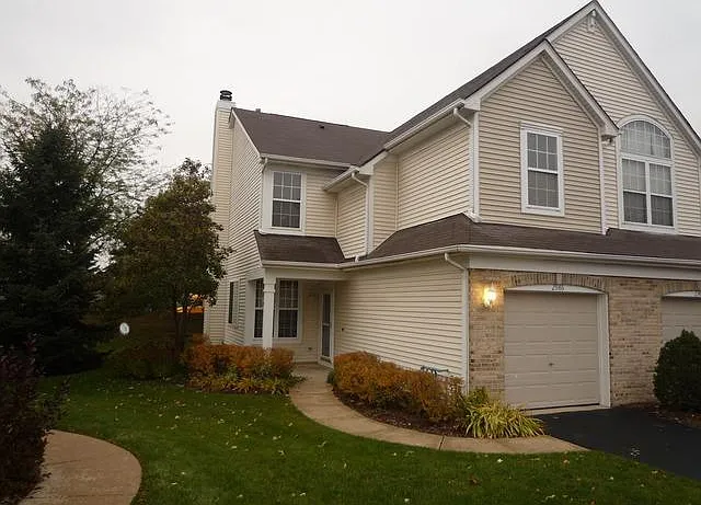 3 bed, 2.5 bath, 1523 sqft, $2,300 — Photo 1