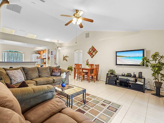 4th image of 1632 SW Rutland Street