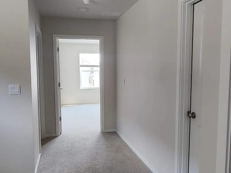 2215 Livesay Ln — Photo 24