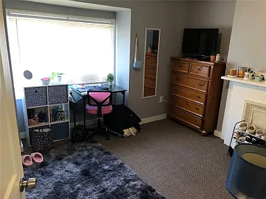 3 bed, 1984 sqft, $2,200 — Photo 4
