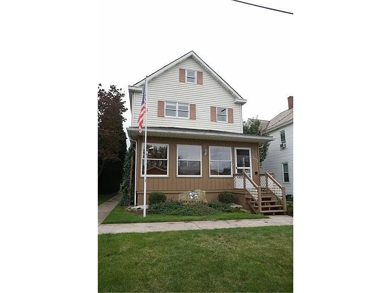307 Pine St photo 1