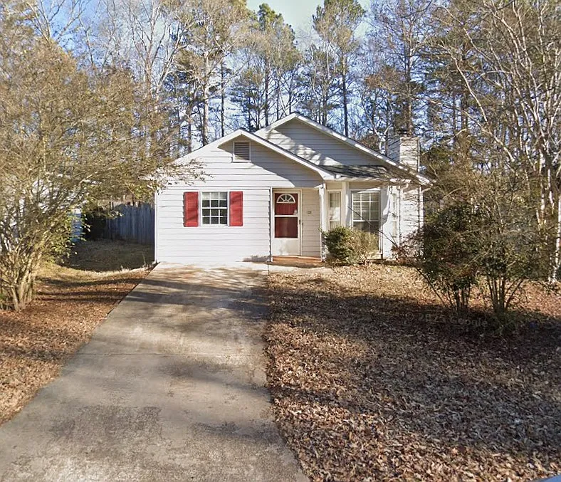 3 bed, 1043 sqft, $1,700 — Photo 1