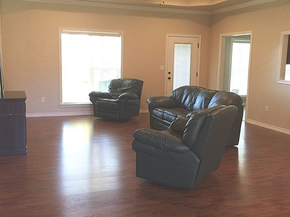 5th image of 140 Sunset Dr