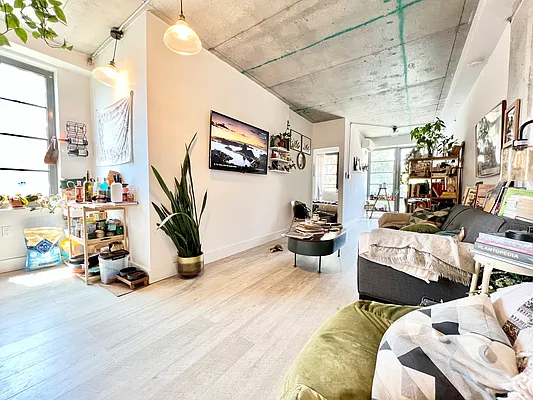 Rented by Pear NYC LLC | media 29