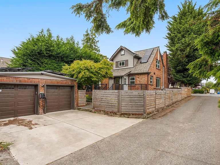 6017 SW Admiral Way — Photo 38