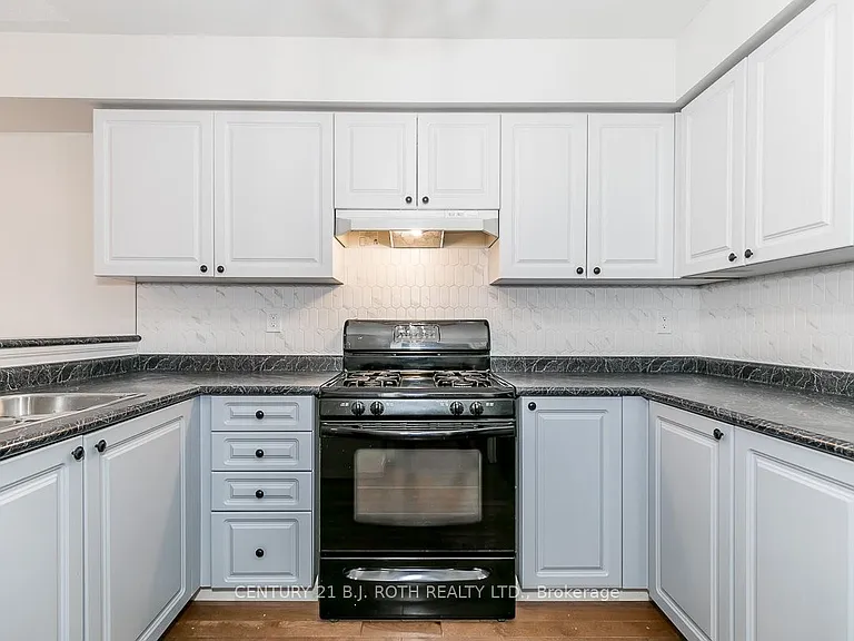 430 Mapleview Dr E #18 — Photo 16