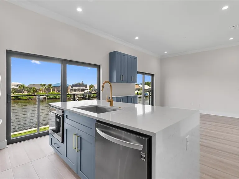 772 Gran Kaymen Way — Photo 8