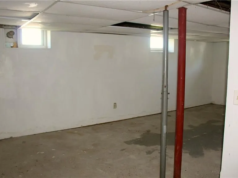 204 Lewis St — Photo 26