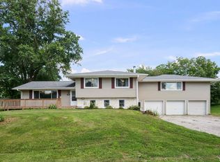 1206 14th St, Viola, IL 61486