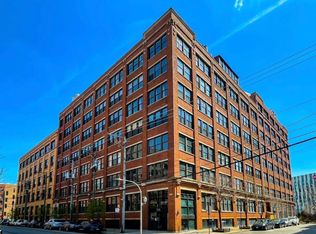 913 W Van Buren St APT 4B, Chicago, IL 60607