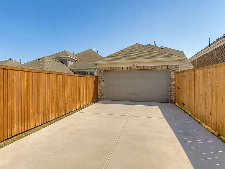 337 Gleneagles Dr — Photo 20