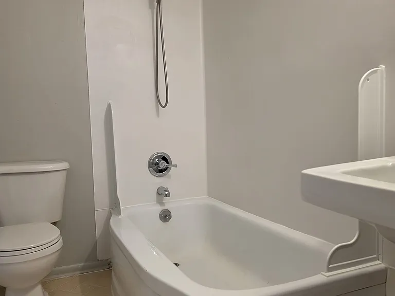 4028 California Ave SW #11 — Photo 12