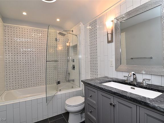 4th image of 2125 Richland Ave