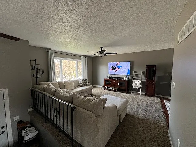 5915 N Linwood Ave — Photo 2