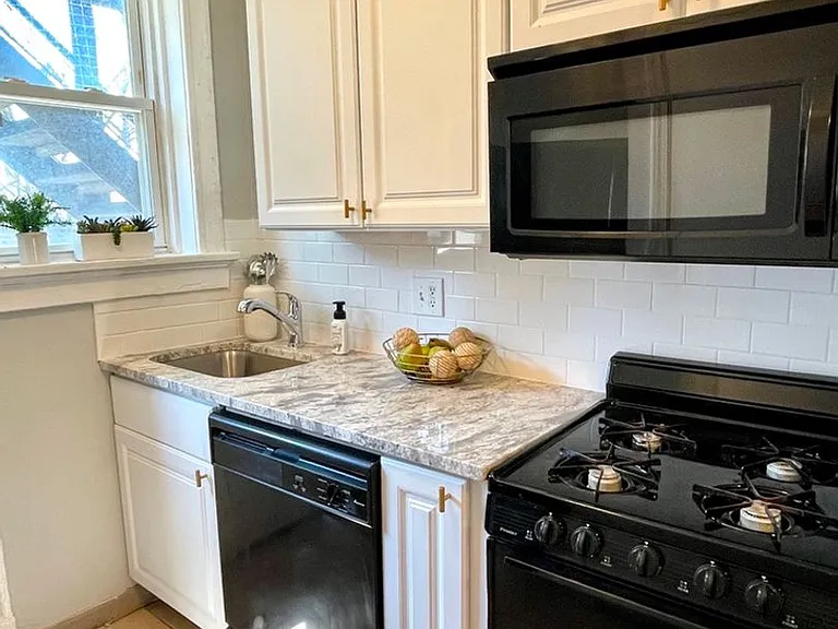 4568 Flad Ave #2E — Photo 6