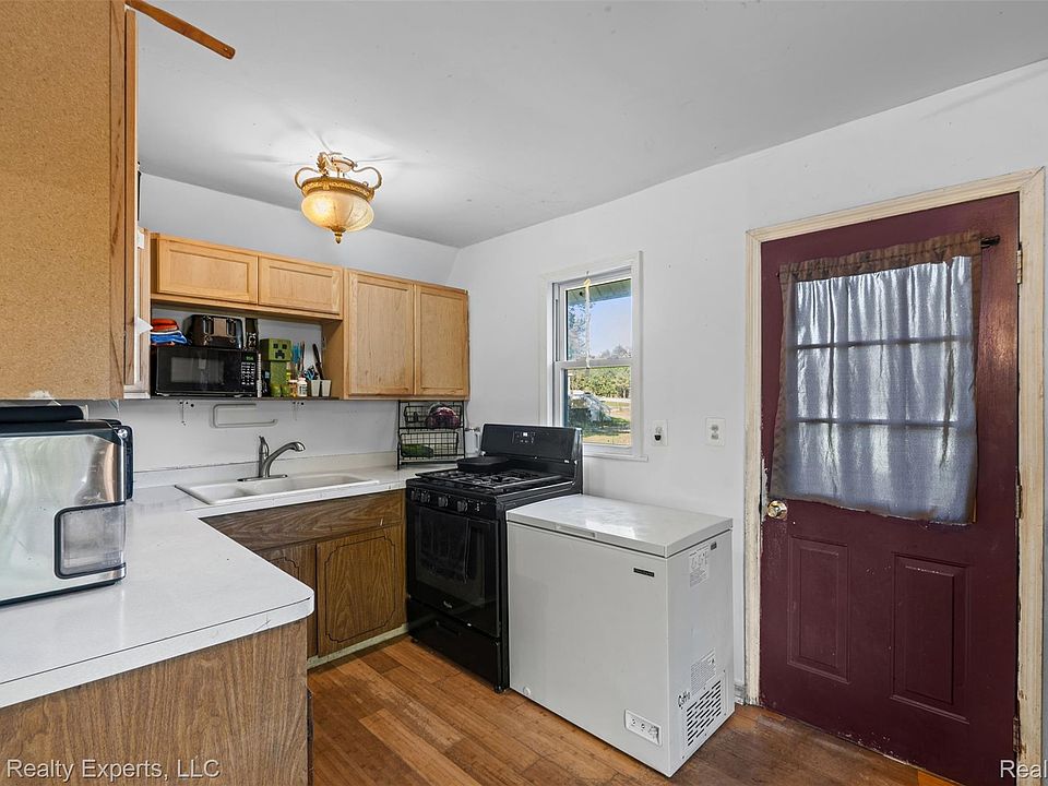 7th image of 6108 Dryden Rd