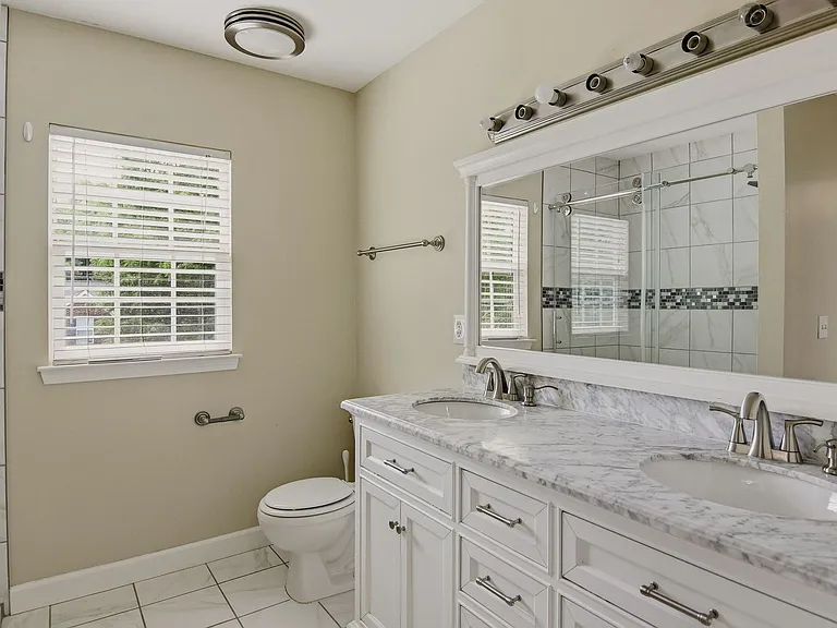 3930 Fountain Village Cir — Photo 15