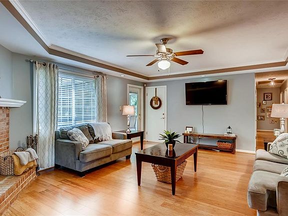 4th image of 3980 Lake Dr SE