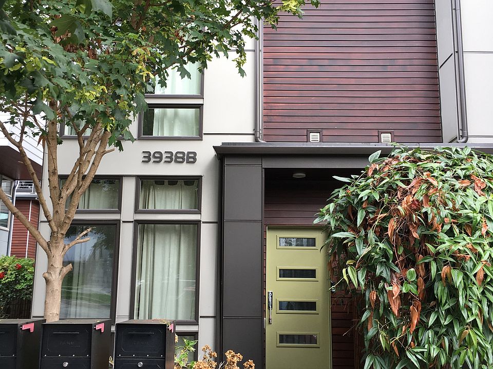 1st image of 3938B 1st Ave NE #B