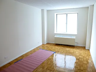 Rented by Siderow Residential Group