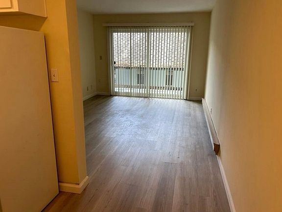 5th image of 75 Duane St APT 6