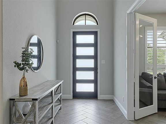 4th image of 2630 Meadowbrook Blvd