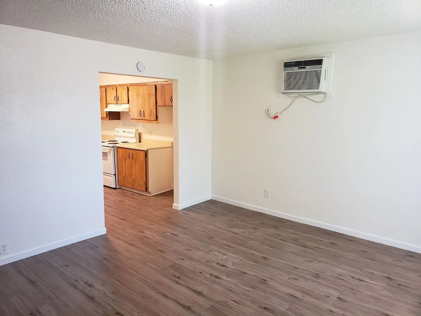 1555 Olive Avenue — Photo 4