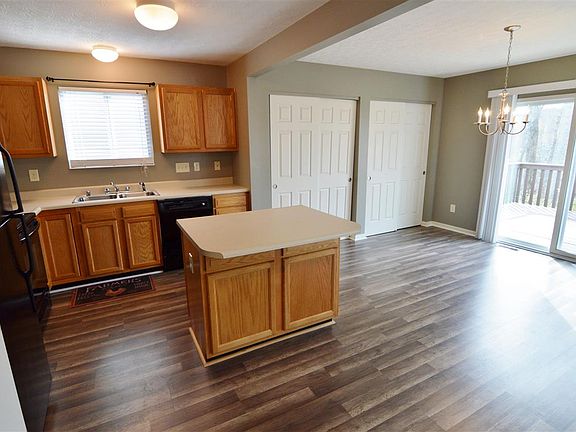 5th image of 10153 Meadow Glen Dr