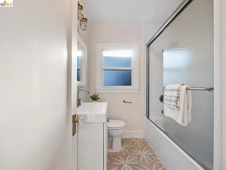 1720 Walnut St — Photo 21