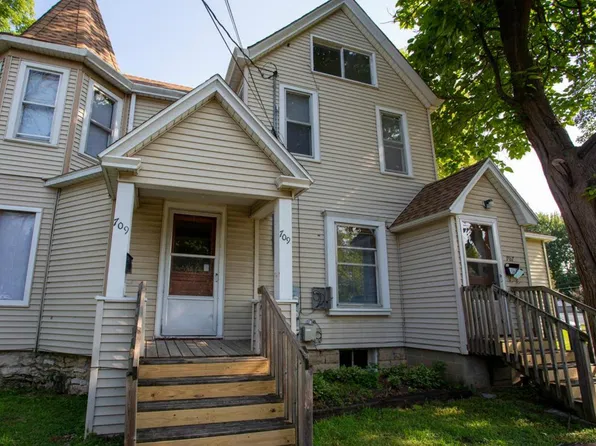707 W 12th St #707, Cedar Falls, IA 50613
