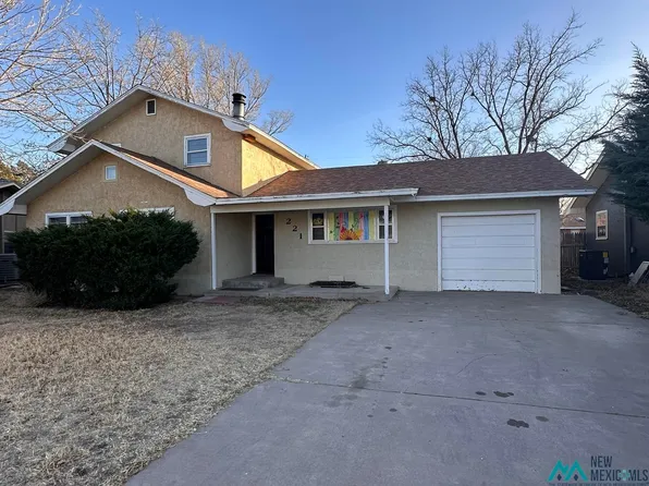 221 New Mexico Dr, Portales, NM 88130