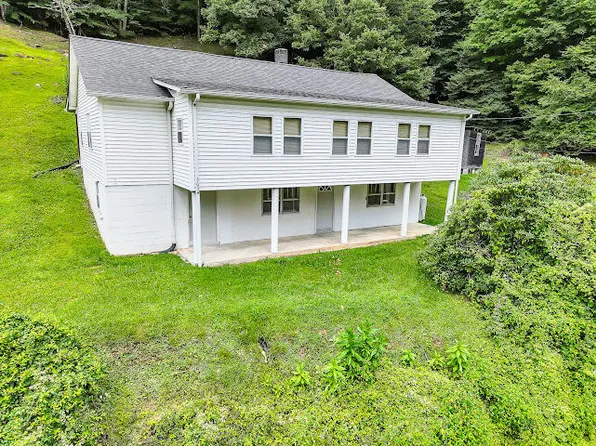 3634 Pine Creek Rd, Swords Creek, VA 24649